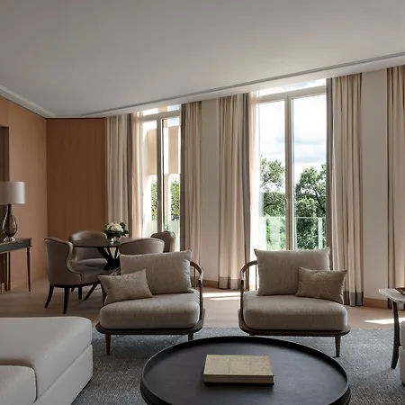 Hotel Royal Champagne & 5*