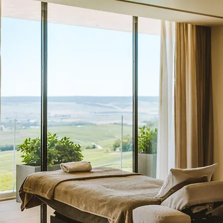 Royal Champagne & 5* Champillon