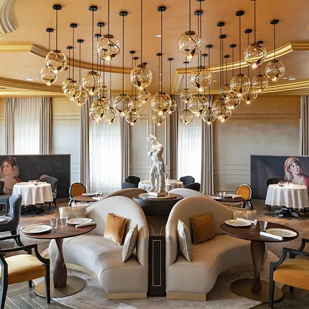 Royal Champagne & Hotel