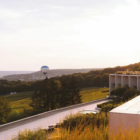 Royal Champagne & Hotel 5*