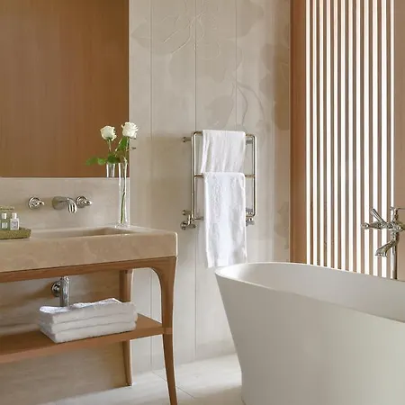 Royal Champagne & 5*