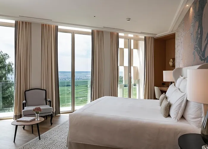 Hotel Royal Champagne &