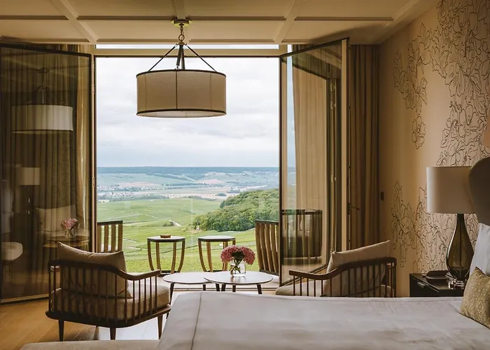 Hotel Royal Champagne & 5*