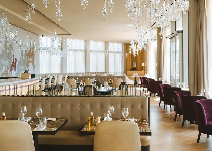 Hotel Royal Champagne & 5*