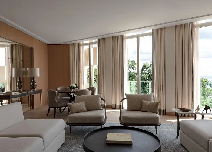 Hotel Royal Champagne & 5*