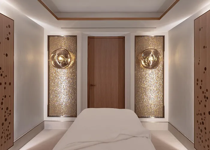 Royal Champagne & Hotel