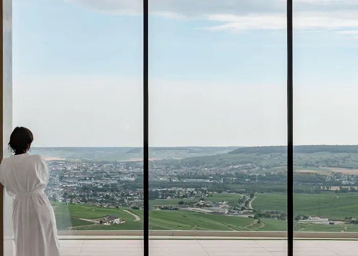 Royal Champagne & Ξενοδοχείο Champillon