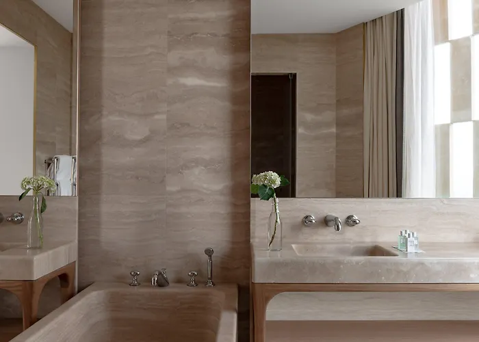 Royal Champagne & 5*