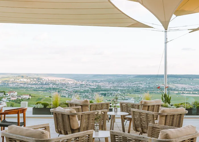 Royal Champagne & 5*