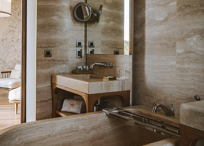 Royal Champagne & Hotel 5*